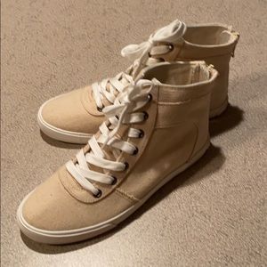 Cute causal tennis shoes